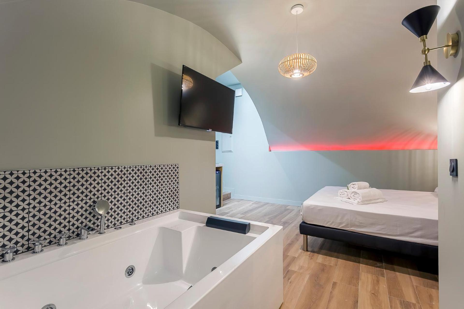 Suite Romantique Balneo Centre 里昂 外观 照片
