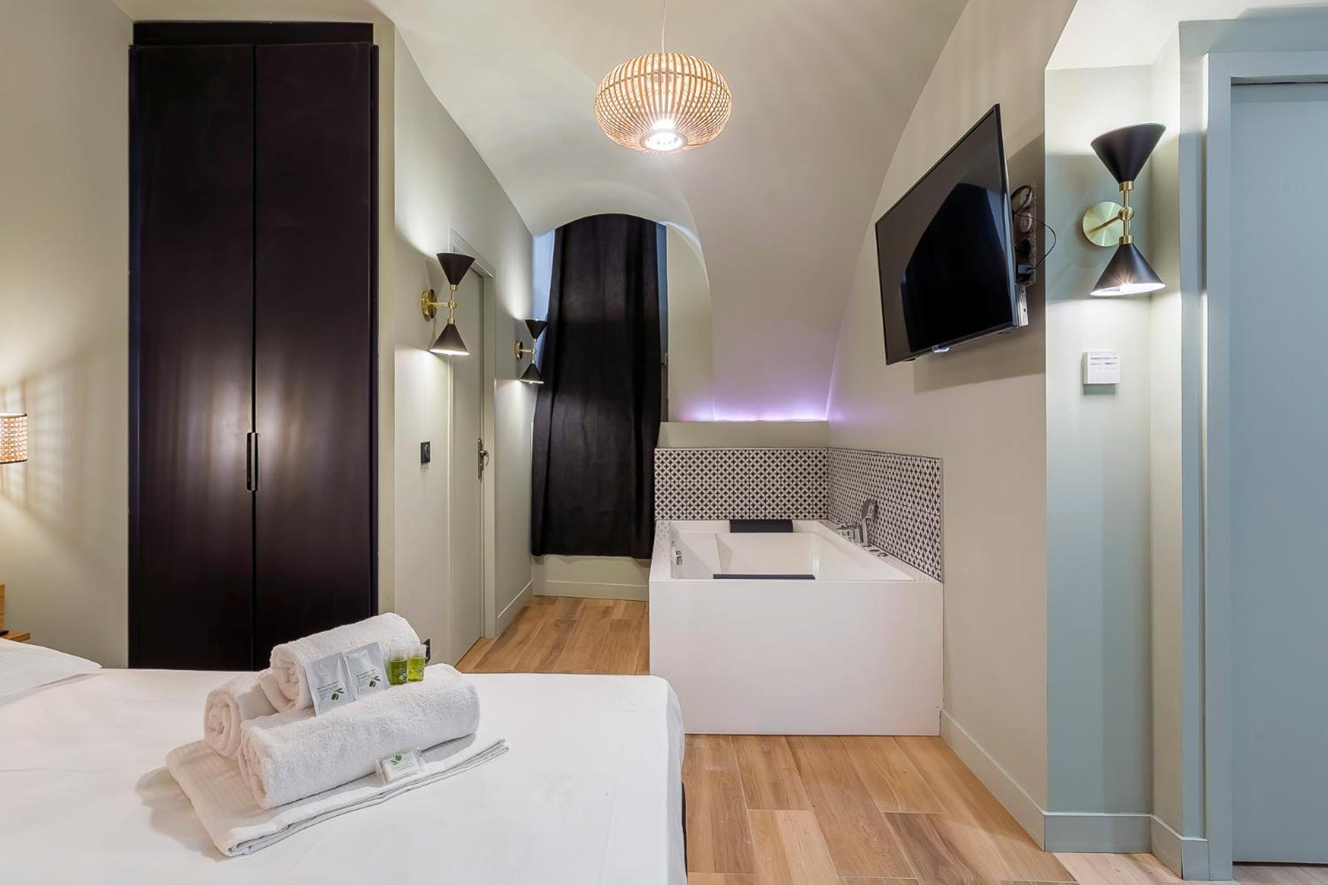 Suite Romantique Balneo Centre 里昂 外观 照片